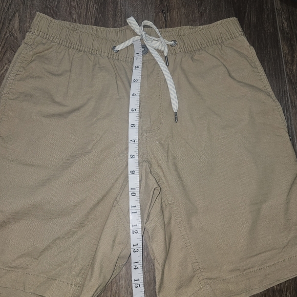 SOLD Vuori Mens Shorts Sz Sm Ripstop Tan Active Performance Preppy - Picture 9 of 11